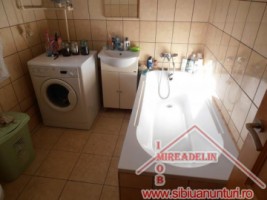 vand-casa-3-camere-in-rasinari-zona-centrala-3