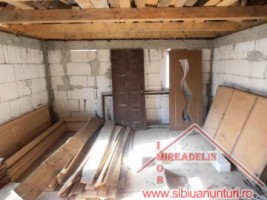 vand-casa-3-camere-in-rasinari-zona-centrala-4