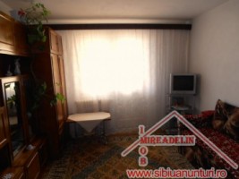 vand-apartament-2-camere-zona-vasile-aaron-1