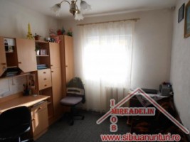 vand-apartament-2-camere-zona-vasile-aaron-2