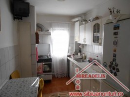 vand-apartament-2-camere-zona-vasile-aaron-3