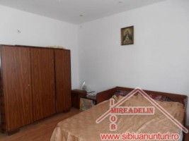 inchiriez-casa-2-camere-zona-trei-stejari-1
