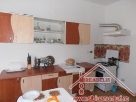 inchiriez-casa-2-camere-zona-trei-stejari-2