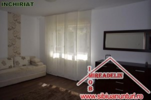 inchiriez-apartament-3-camere-lux-strand