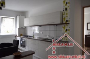 inchiriez-apartament-3-camere-lux-strand-1
