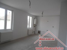 vand-casa-5-camere-zona-garii-1