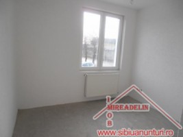 vand-casa-5-camere-zona-garii-2