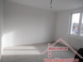 vand-casa-5-camere-zona-garii-3