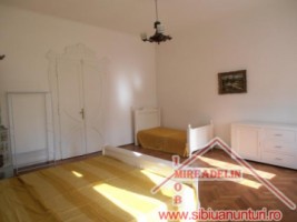 inchiriez-apartament-2-camere-la-casa-central-3