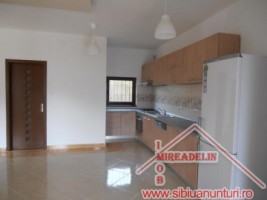 inchiriez-vila-5-camere-pe-zona-trei-stejari-2
