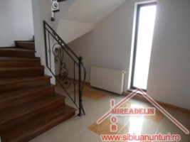 inchiriez-vila-5-camere-pe-zona-trei-stejari-6