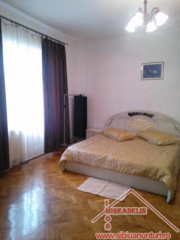 inchiriez-apartament-la-casa-3-camere-central-1