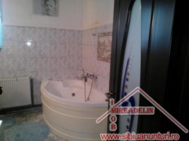inchiriez-apartament-la-casa-3-camere-central-8
