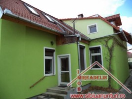 vand-vila-5-camere-in-zona-strazii-lunga
