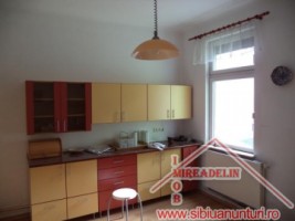 vand-vila-5-camere-in-zona-strazii-lunga-4