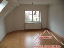 vand-vila-5-camere-in-zona-strazii-lunga-6