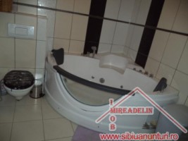 inchiriez-apartament-2-cameremodern-zona-garii-3
