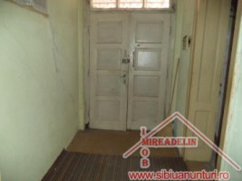 vand-apartament-2-camere-la-casa-central-6