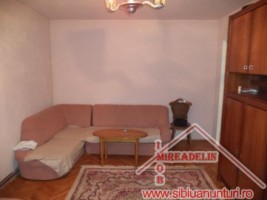 inchiriez-apartament-3-camere-zona-strand-1