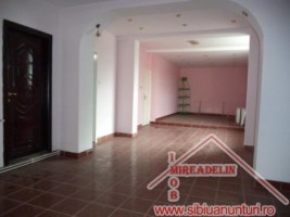 inchiriez-spatiu-comercial-80-mp-strand-2
