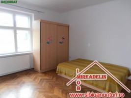 inchiriez-apartament-3-camere-la-vila-sub-arini