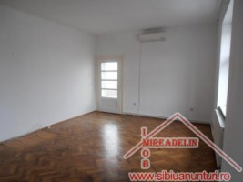 inchiriez-apartament-3-camere-la-vila-sub-arini-3