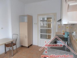 inchiriez-apartament-3-camere-la-vila-sub-arini-5