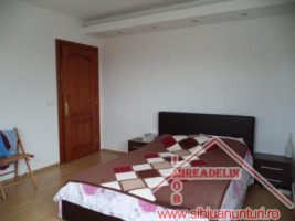vand-apartament-3-camere-zona-piata-sadu-4