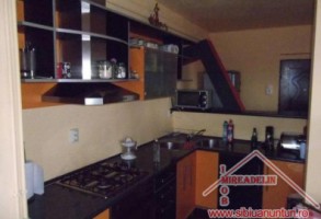 inchiriez-apartament-3-camere-elegant-central-2