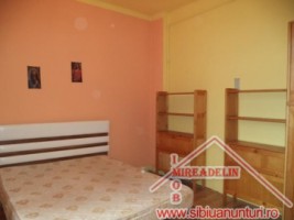 inchiriez-apartament-3-camere-la-casa-central-2