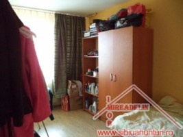 vand-mansarda-4-camere-zona-mihai-viteazu-2