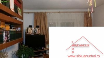 vand-apartament-3-camere-zona-vasile-aaron