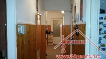 vand-apartament-3-camere-zona-vasile-aaron-1