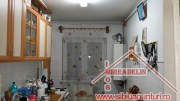 vand-apartament-3-camere-zona-vasile-aaron-5
