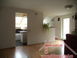 inchiriez-mansarda-3-camere-zona-strand-1