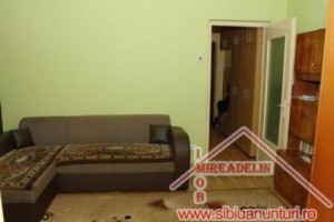 vand-apartament-2-camere-vasile-aaron-1