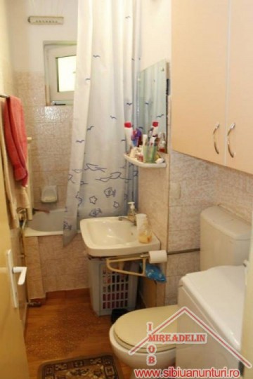 vand-apartament-2-camere-vasile-aaron-4