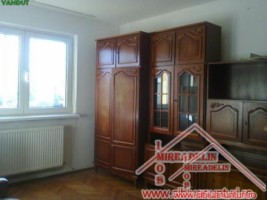 vand-garsoniera-zona-compa