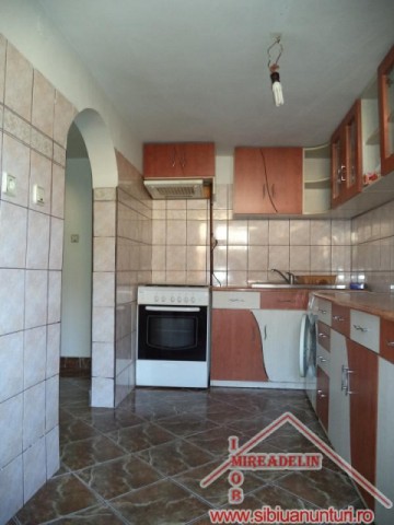 inchiriez-casa-5-camere-zona-garii-1