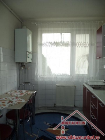 inchiriez-apartament-3-camere-central-3