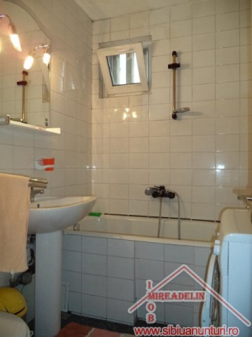 inchiriez-apartament-3-camere-central-4
