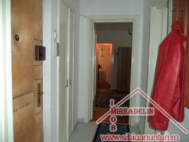 inchiriez-apartament-3-camere-central-5