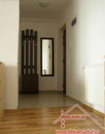 vand-garsoniera-lux-zona-piata-sadu-2