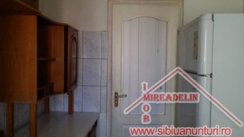 inchiriez-apartament-2-camere-74-mp-str-semaforului-3