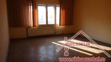 vand-apartament-2-camere-ultracentral-3