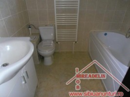 vand-apartament-3-camere-selimbar-4