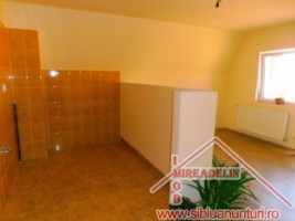 inchiriez-apartament-3-camere-strand