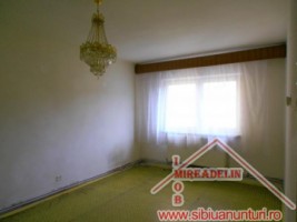 inchiriez-apartament-3-camere-valea-aurie-1