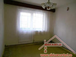 inchiriez-apartament-3-camere-valea-aurie-3