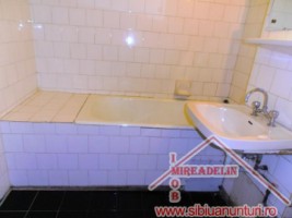 inchiriez-apartament-3-camere-valea-aurie-4